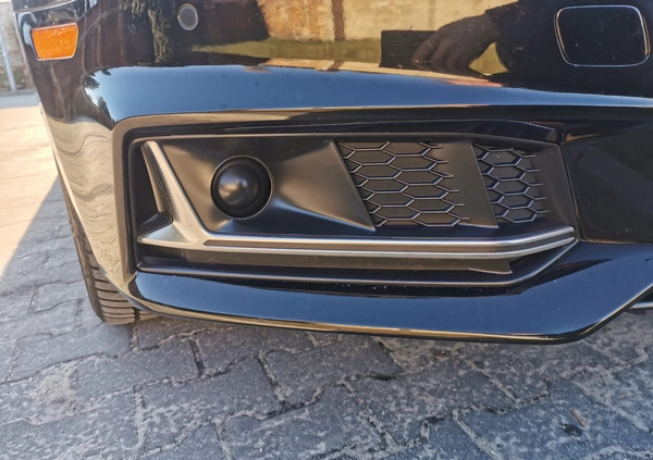 Audi A4 cena 98000 przebieg: 134900, rok produkcji 2017 z Sieradz małe 121